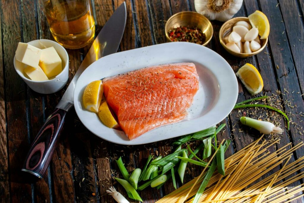 Dieta cetogénica - plato de salmón