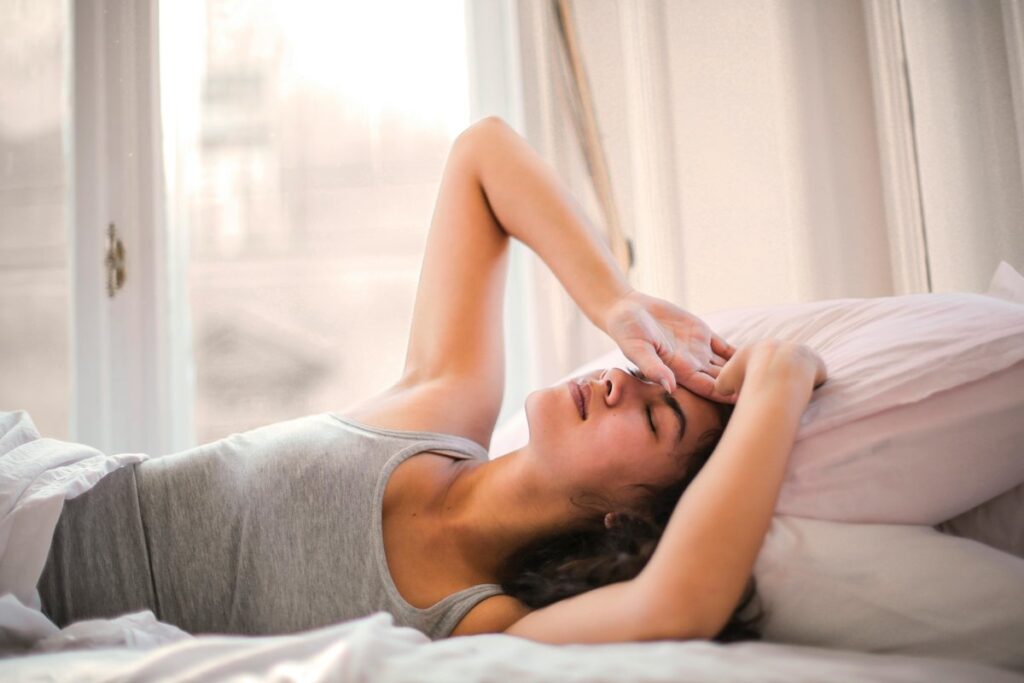 Mujer con problemas para dormir