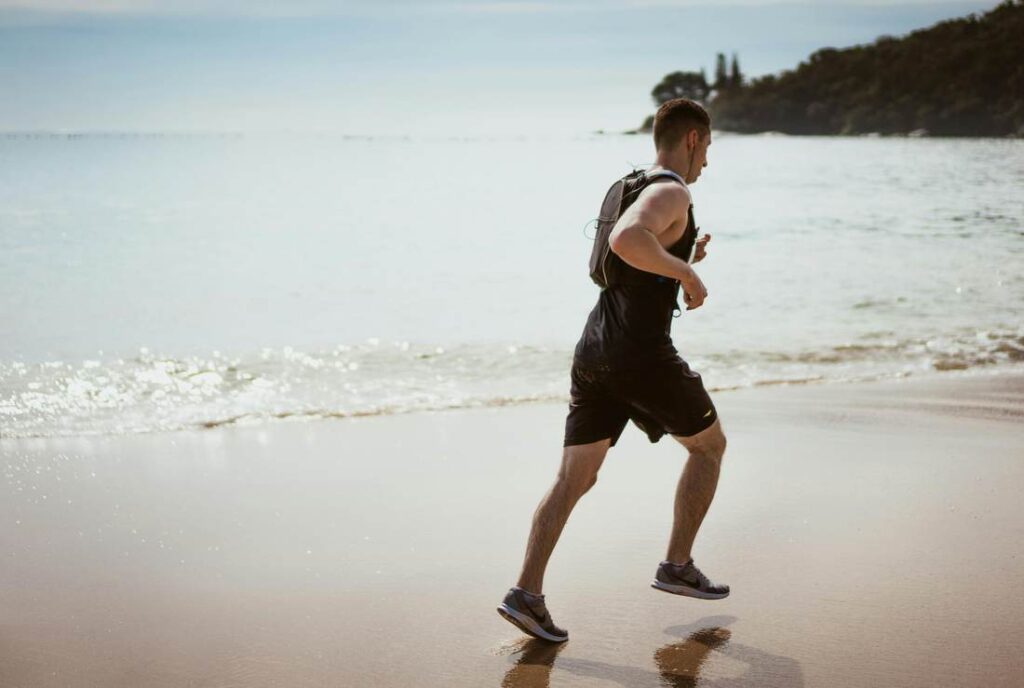 hombre entrenando