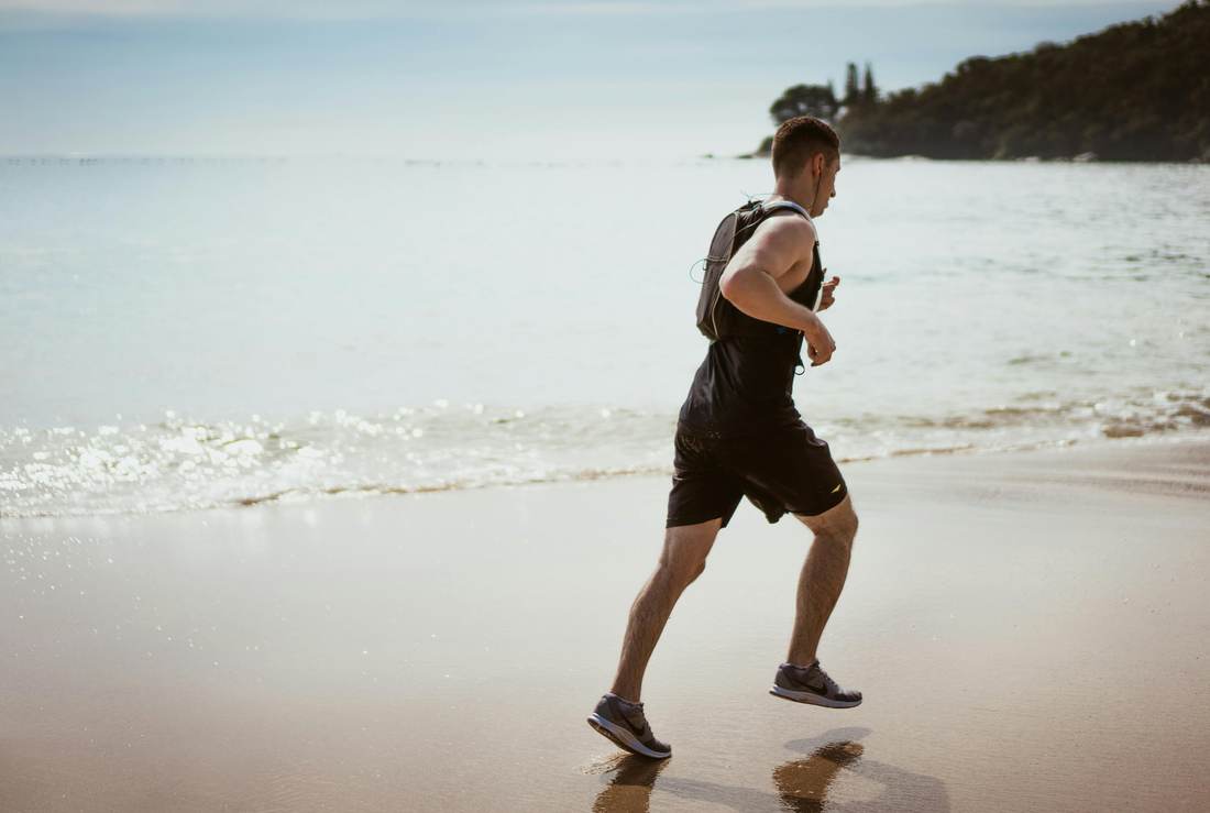 hombre entrenando